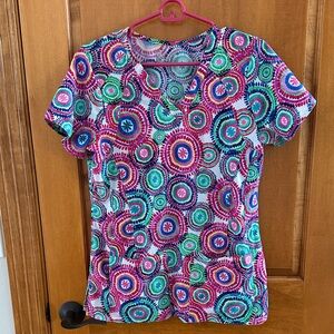 Activate Vibrant Patterned Short Sleeve Women's Scrub Top Medium